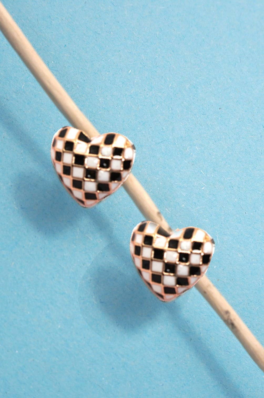 CHECKER HEART STUDS